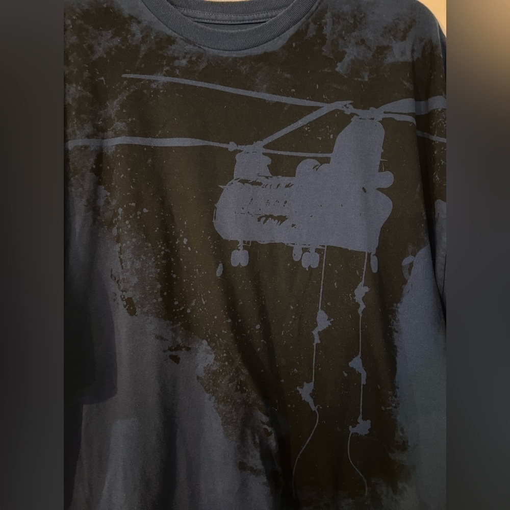 Ranger Up Soldiers Rappelling T-Shirt - Picture 2 of 5